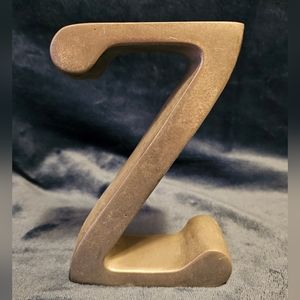 "Z" Bookend for Bookshelf